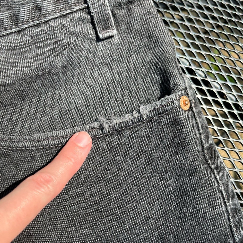 1999 Black Levi’s 550 Jeans Men’s Size 38 x 32 Relaxed Fit Basics Minimal - Picture 13 of 14